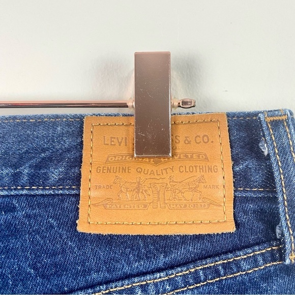 Levi's Wedgie Button Fly High Waist Straight Leg Jean Medium Wash Size 27 - Picture 12 of 15